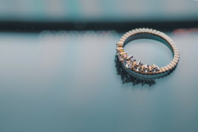 HUKUM NIKAH MUT’AH DI INDONESIA